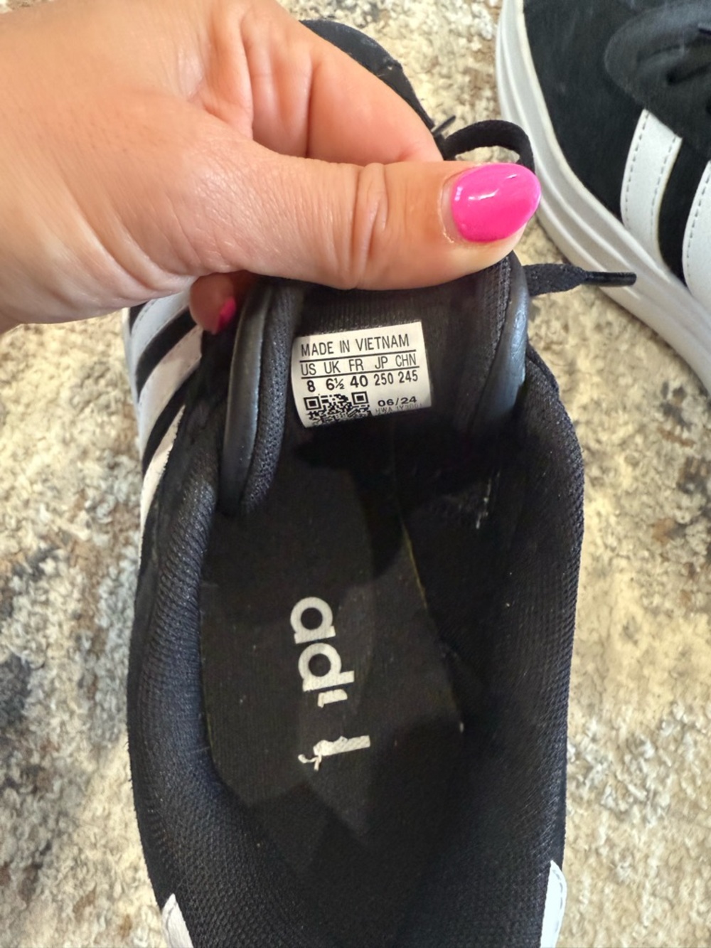 Adidas Black and White Platform Lace-Up Sneakers - Size 8 - Picture 8 of 8